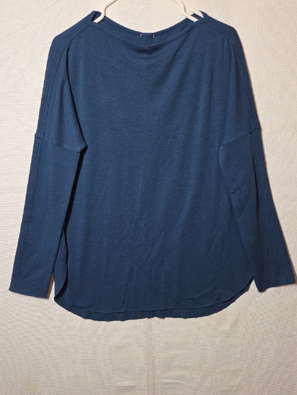 Kit Ace Women Shirt Small Long-Sleeve Crewneck Shirt Blue 23" PTP